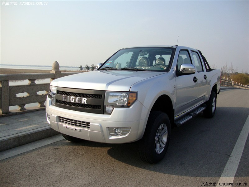 Illustration for article titled Which Chevy Colorado That Isn't, Is Best?
